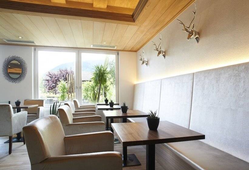 בית מלון כפרי Ladurner