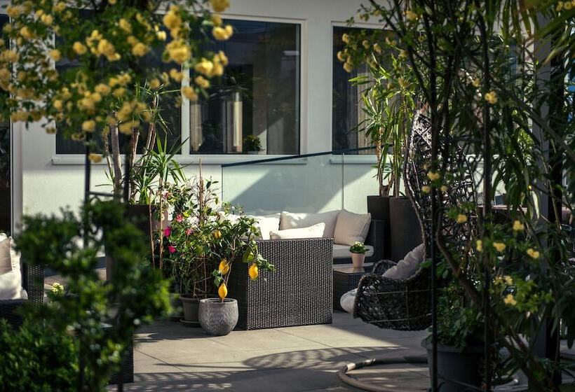 בית מלון כפרי Ladurner