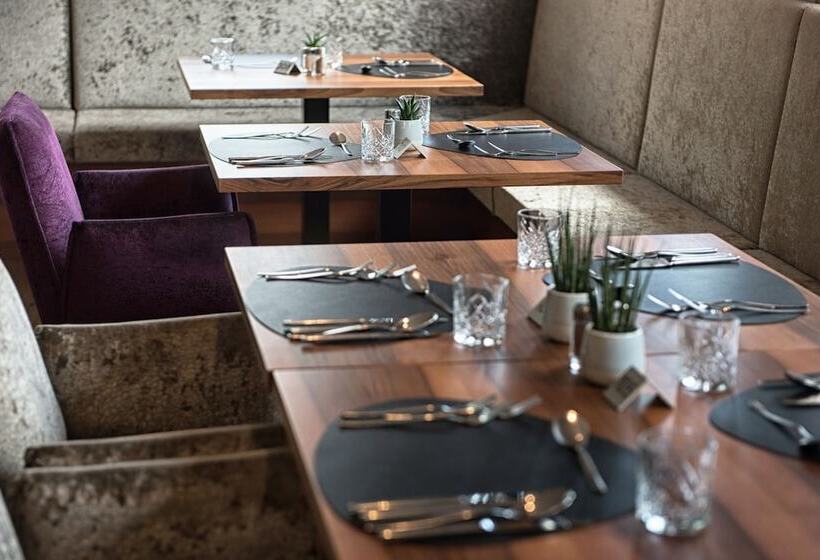 בית מלון כפרי Ladurner