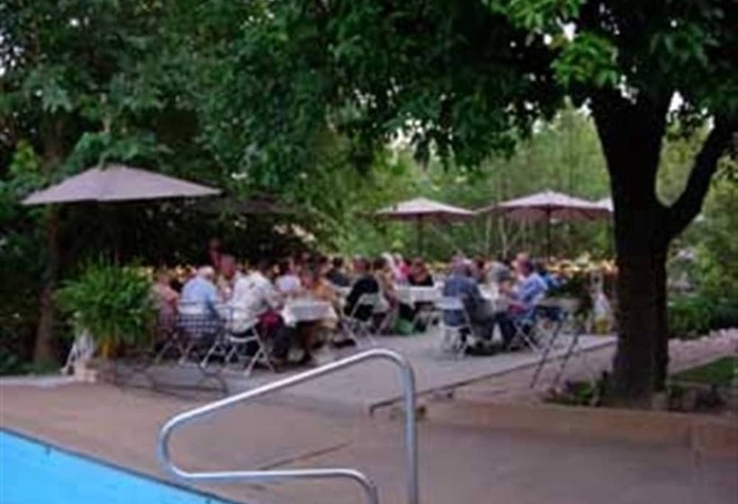 فندق Léger Restaurant & Saloon