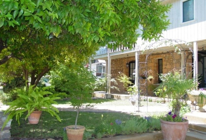 فندق Léger Restaurant & Saloon