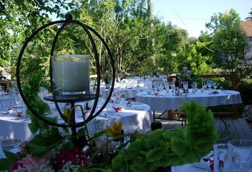 فندق Léger Restaurant & Saloon