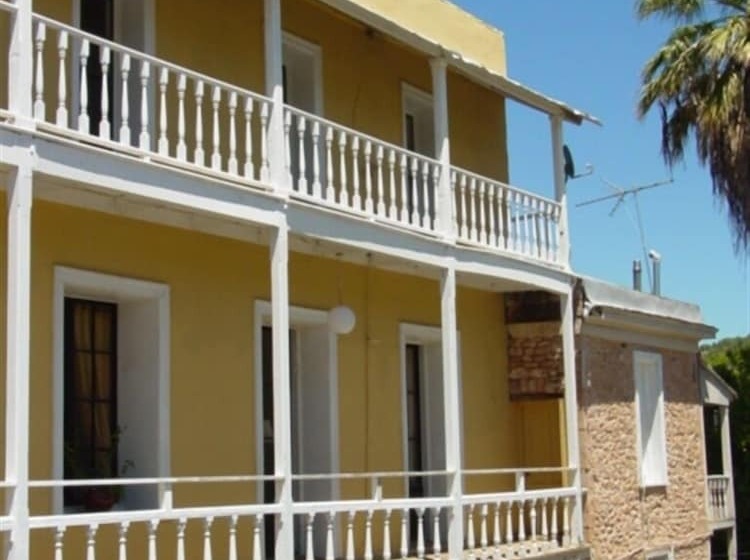 فندق Léger Restaurant & Saloon