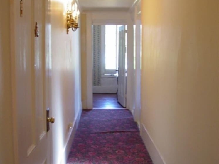 فندق Léger Restaurant & Saloon