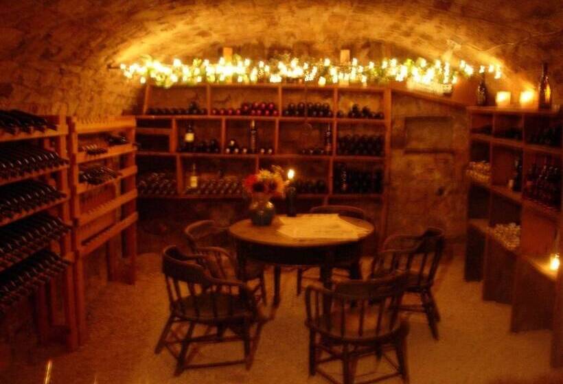 فندق Léger Restaurant & Saloon