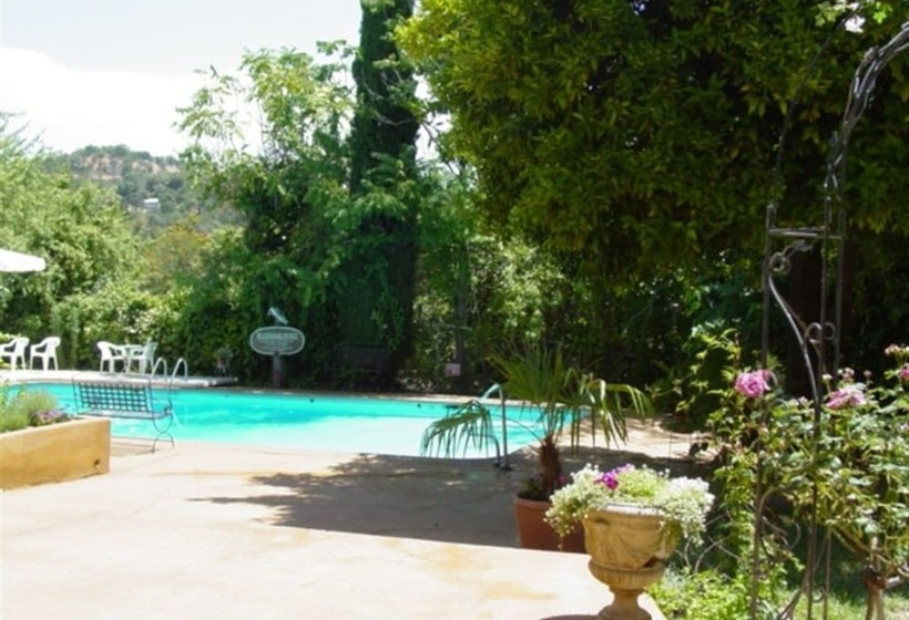 فندق Léger Restaurant & Saloon