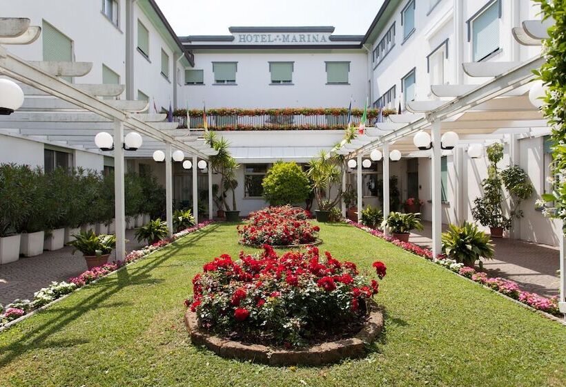 酒店 Marina
