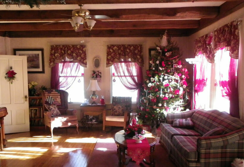 هتل Old Red Inn & Cottages