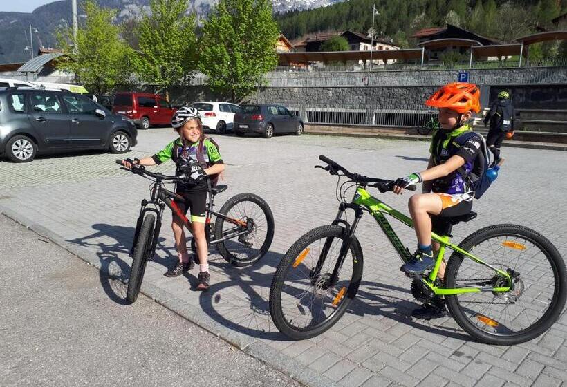 Отель Ortles Dolomiti Walking & Spa