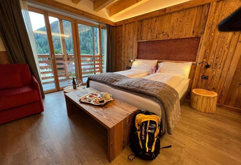 בית מלון כפרי Ortles Dolomiti Walking & Spa