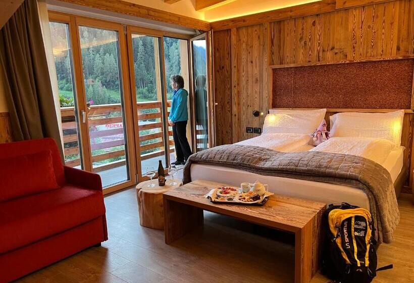 בית מלון כפרי Ortles Dolomiti Walking & Spa