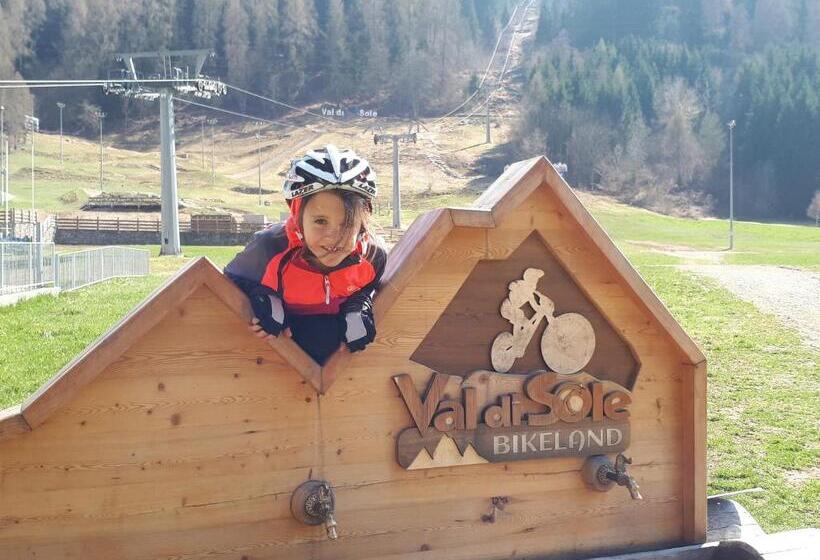 בית מלון כפרי Ortles Dolomiti Walking & Spa