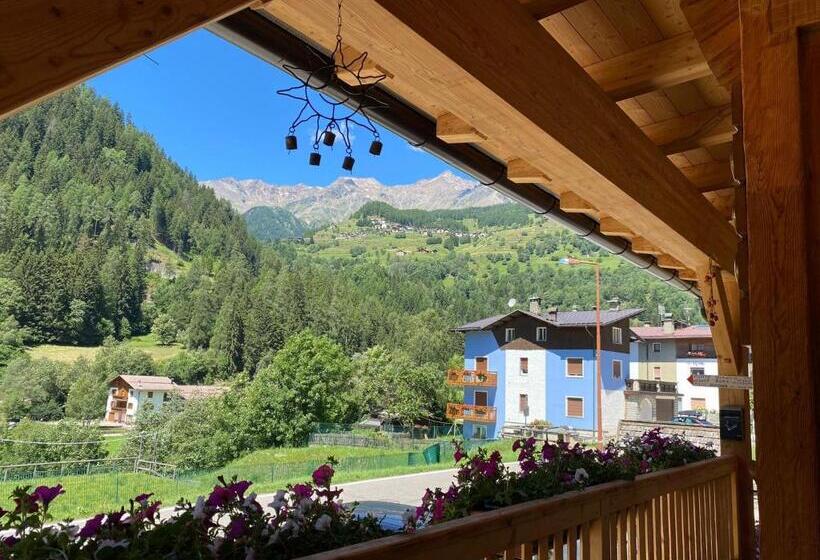 בית מלון כפרי Ortles Dolomiti Walking & Spa