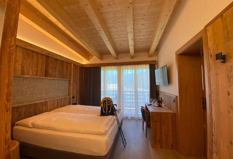 Отель Ortles Dolomiti Walking & Spa