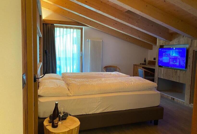 בית מלון כפרי Ortles Dolomiti Walking & Spa