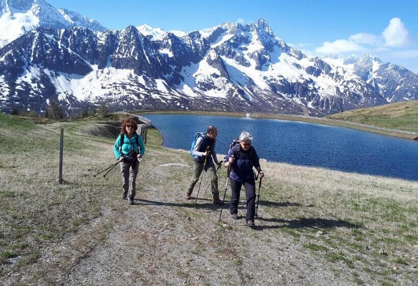 בית מלון כפרי Ortles Dolomiti Walking & Spa