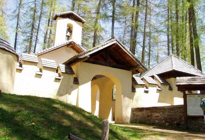 בית מלון כפרי Ortles Dolomiti Walking & Spa