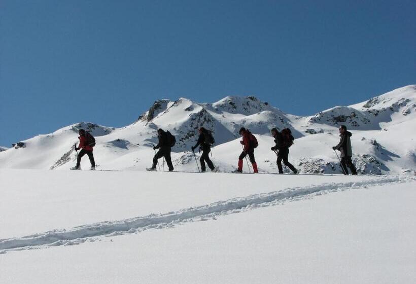 בית מלון כפרי Ortles Dolomiti Walking & Spa