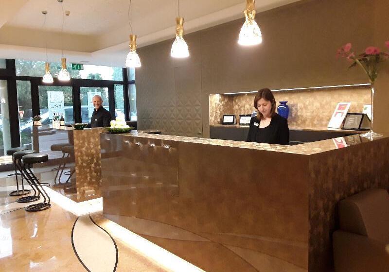 Park Hotel Ai Pini & Restaurant Ai Pini