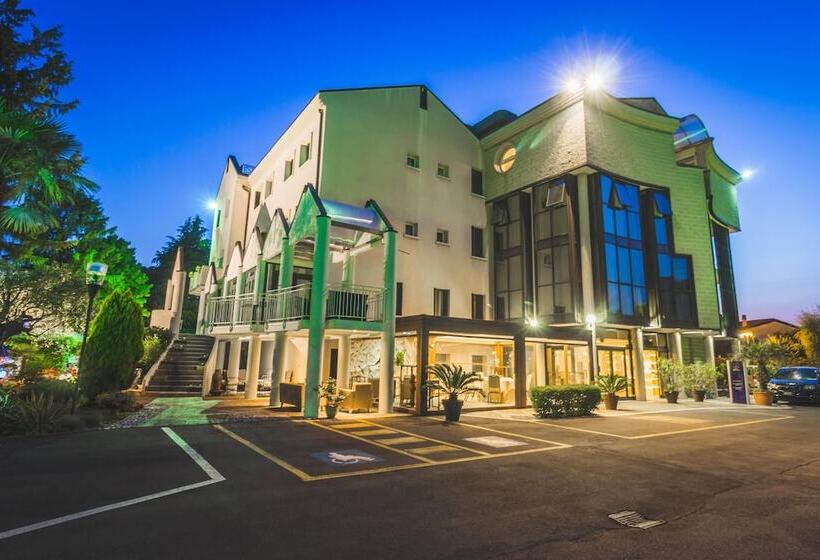 Park Hotel Ai Pini & Restaurant Ai Pini