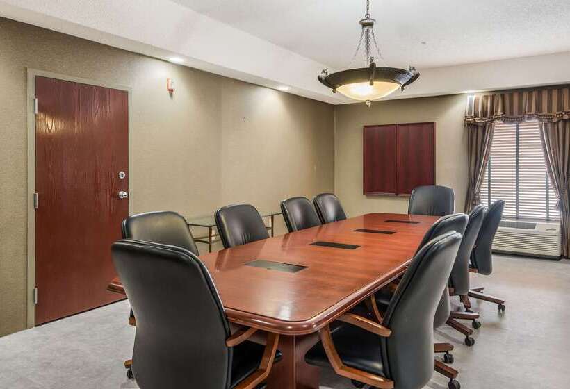 فندق Quality Inn & Suites Quincy  Downtown