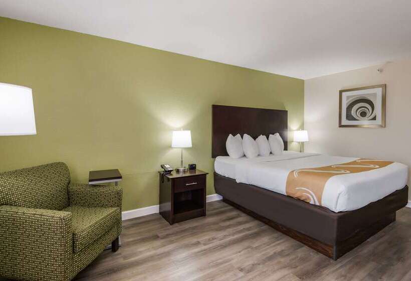 בית מלון כפרי Quality Inn & Suites Quincy  Downtown