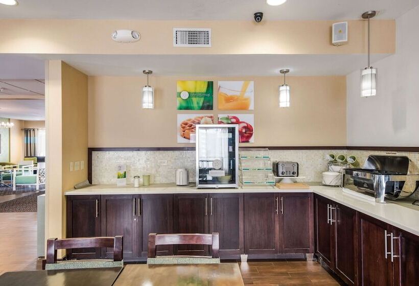 فندق Quality Inn & Suites Quincy  Downtown