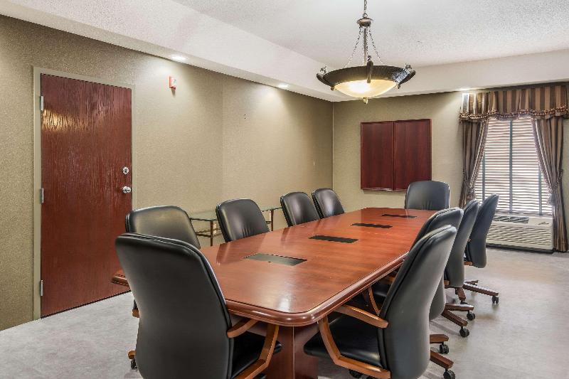 فندق Quality Inn & Suites Quincy  Downtown