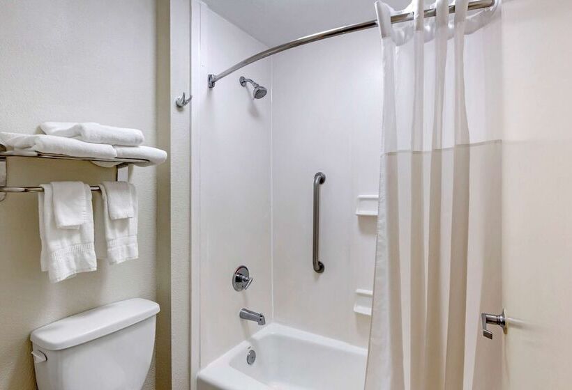 בית מלון כפרי Quality Inn Walterboro