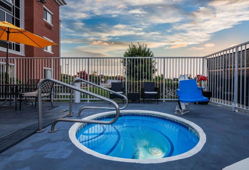 בית מלון כפרי Sonesta Essential Vacaville  Napa Valley