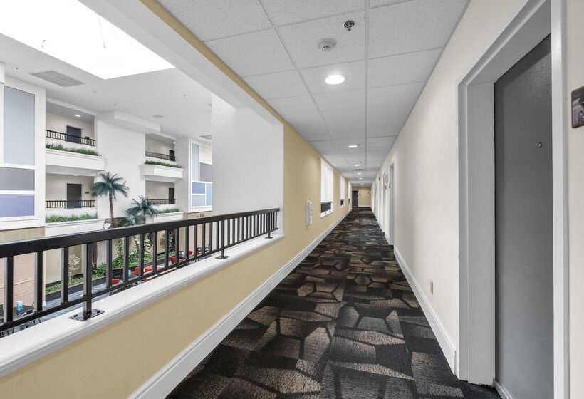 Отель Sonesta Essential Vacaville  Napa Valley