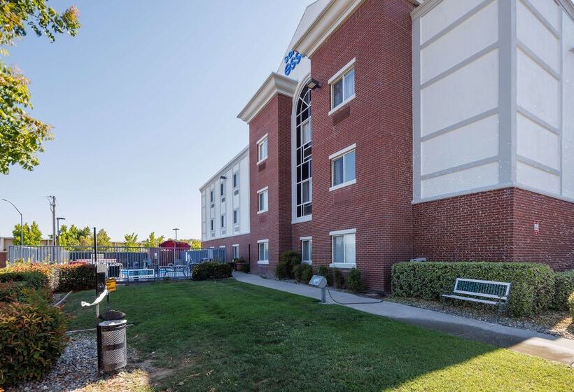 בית מלון כפרי Sonesta Essential Vacaville  Napa Valley