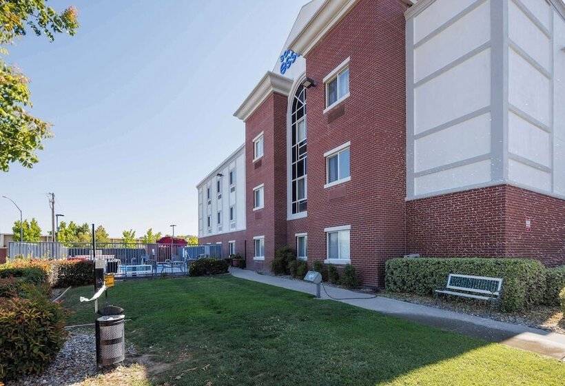 בית מלון כפרי Sonesta Essential Vacaville  Napa Valley