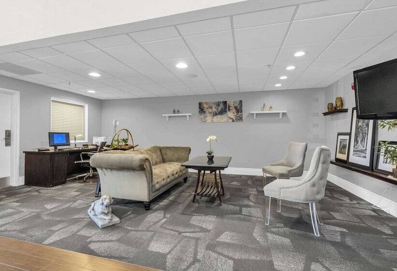 Отель Sonesta Essential Vacaville  Napa Valley