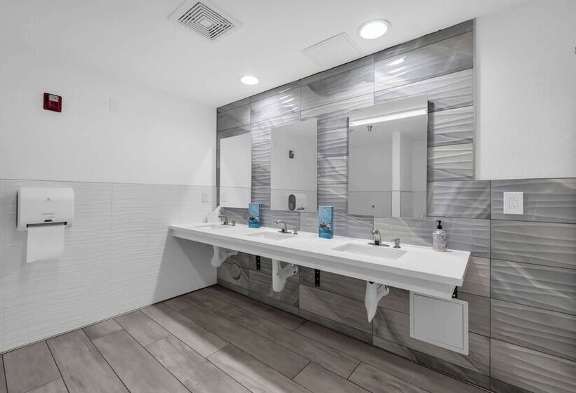 Отель Sonesta Essential Vacaville  Napa Valley