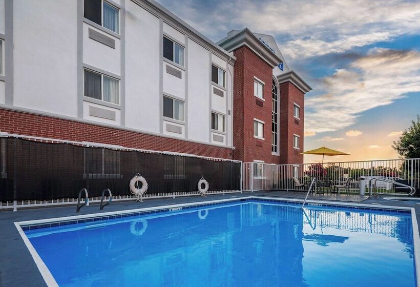 בית מלון כפרי Sonesta Essential Vacaville  Napa Valley