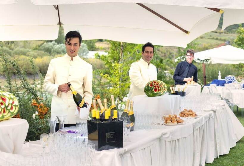 Sport Village Hotel & Spa