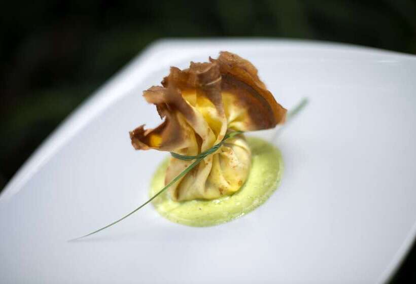 Sport Village Hotel & Spa