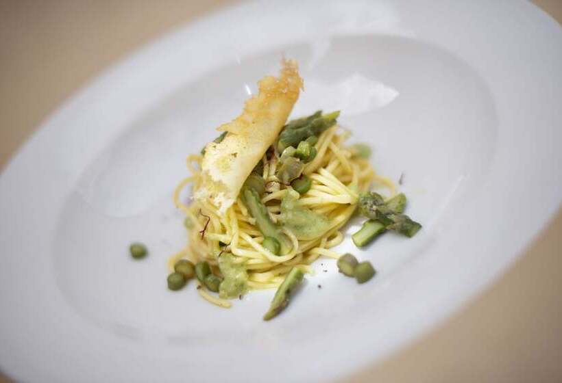 Sport Village Hotel & Spa