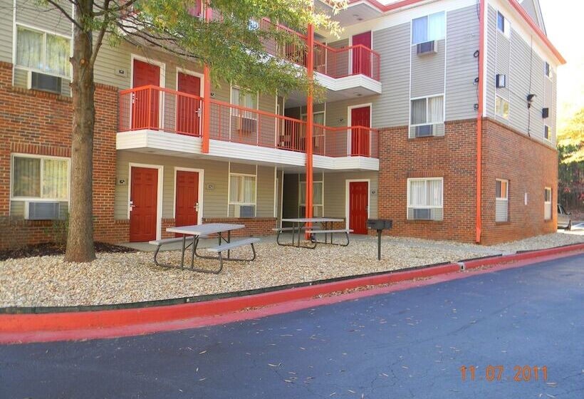 فندق Stay Inn & Suites   Stockbridge