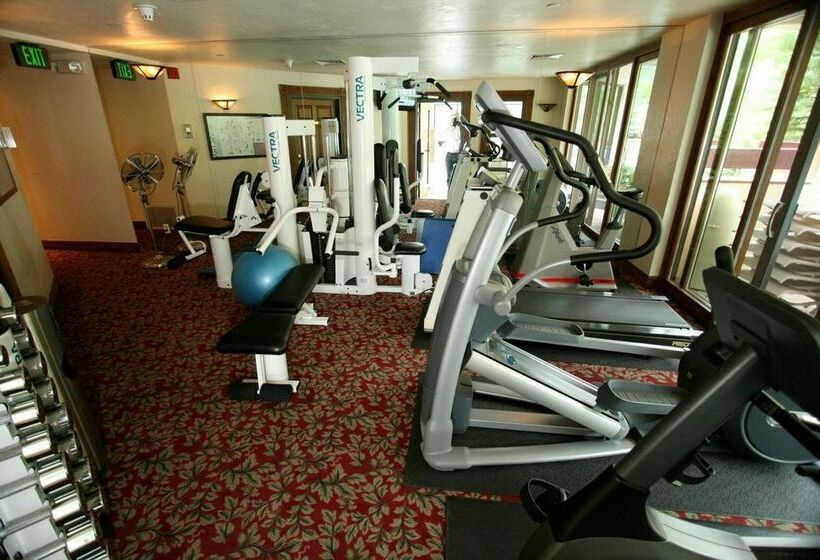 فندق Strawberry Park