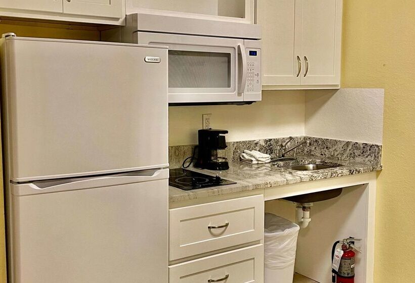 فندق Suburban Studios Fort Myers Cape Coral