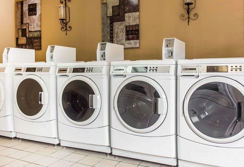 Отель Suburban Studios Kennesawmarietta North