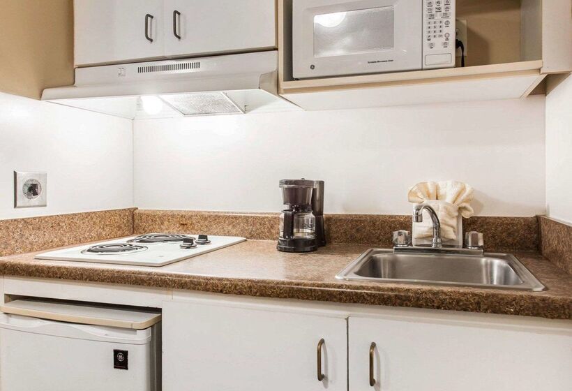 Отель Suburban Studios Kennesawmarietta North