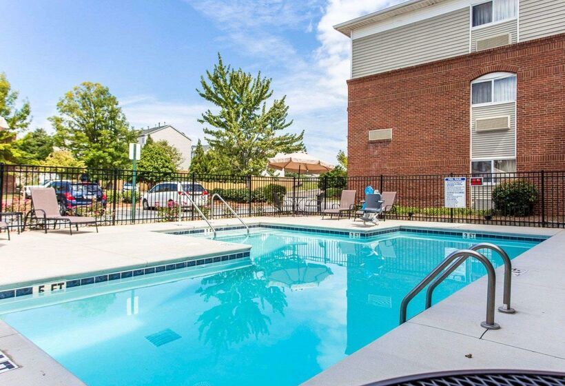 Отель Suburban Studios Kennesawmarietta North