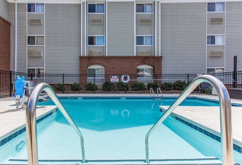 Отель Suburban Studios Kennesawmarietta North