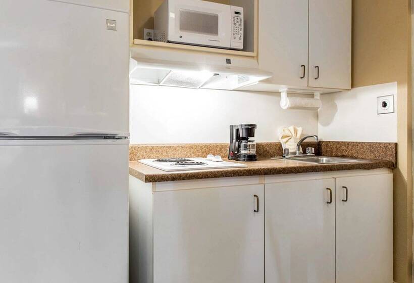 Отель Suburban Studios Kennesawmarietta North