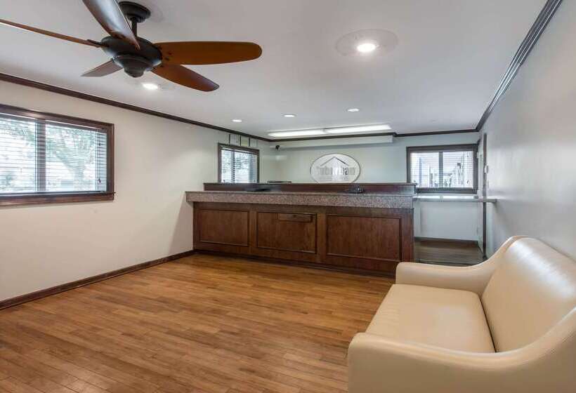 فندق Suburban Studios Lakeland North I4