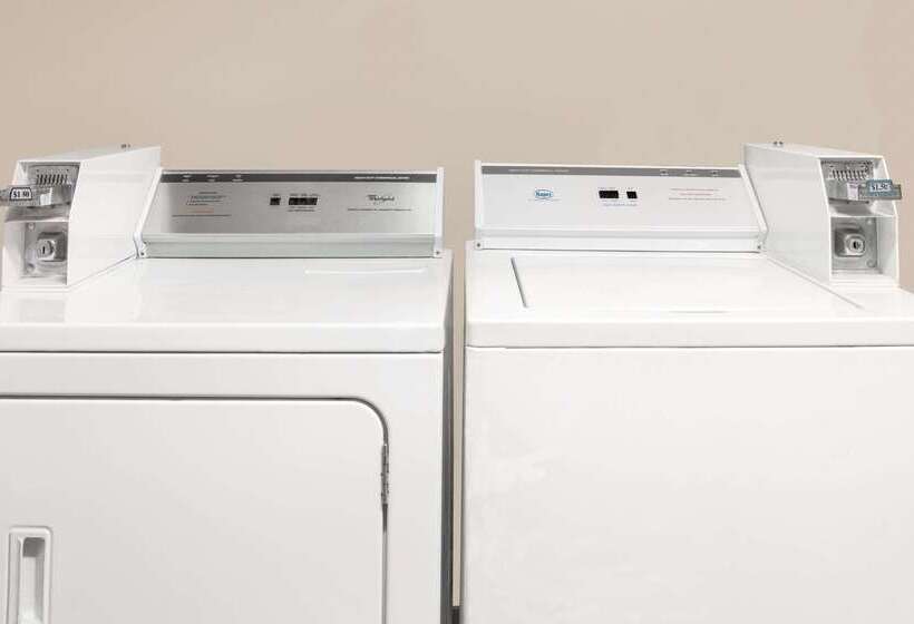 فندق Super 8 By Wyndham Bay St. Louis