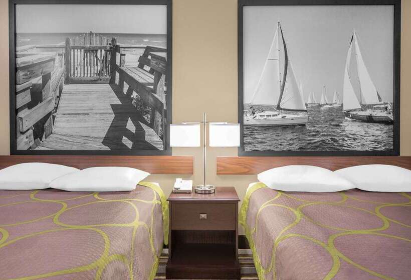 فندق Super 8 By Wyndham Bay St. Louis